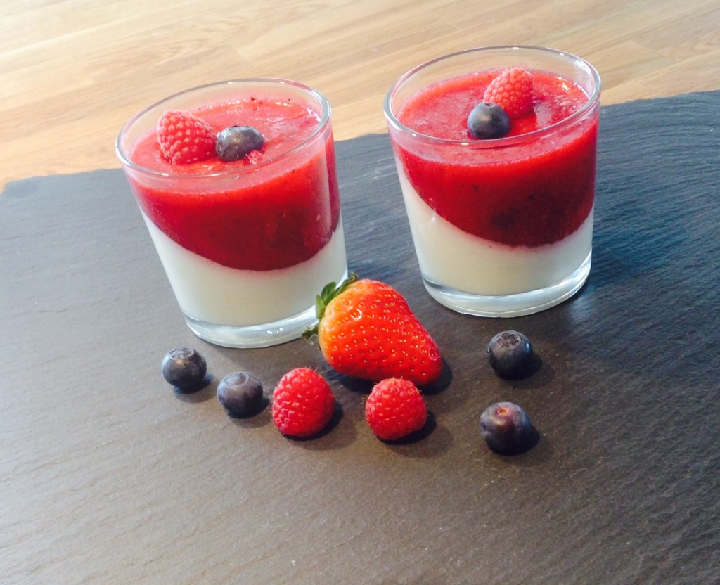 Panna Cotta mit marinierten Erdbeeren a la Schuhbeck – Kerstin Christl